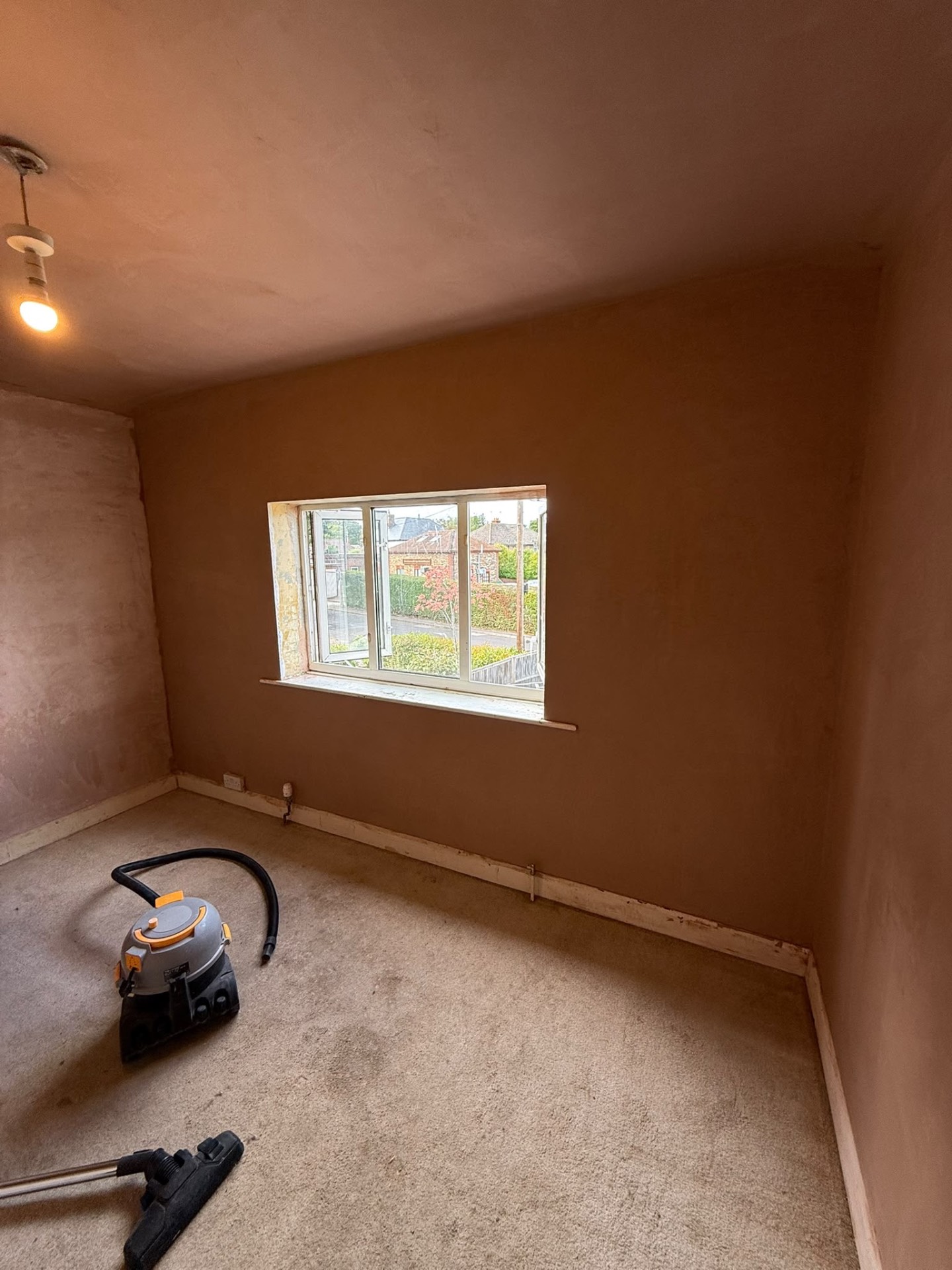 Room with freshly skimmed walls and ceiling